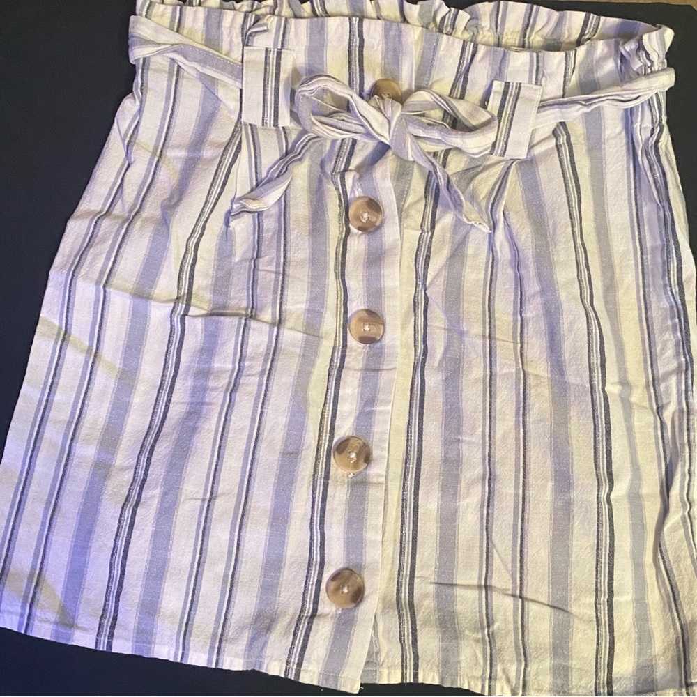 Derek heart stripped skirt 💙🤍